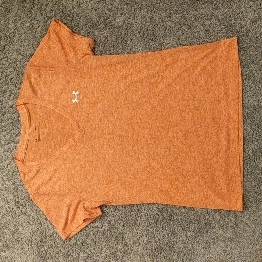 ❤️ 3/$15 Under Armour Shirt